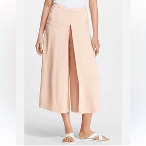 Peachy Pink Wide Leg Capri Culottes with back
zipper, Medium (see measurements)